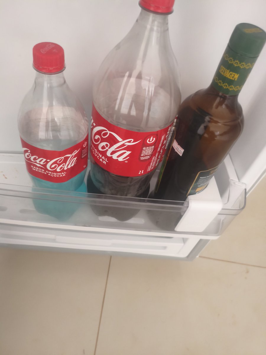 xwssanchess's tweet photo. água que é bom nada né https://t.co/p41D2eHhfj