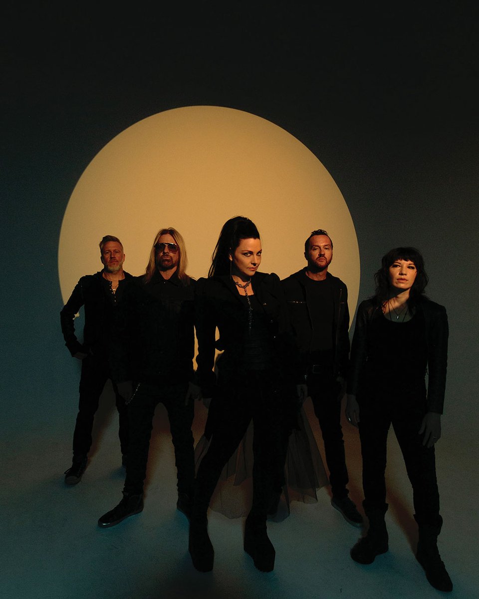 PortalAmyLeeBR's tweet photo. Evanescence para Revolver. Amy Lee revelou em entrevista que a turnê mundial de #Sanctuary vai ser encerrada no final do ano que vem na América do Sul. 👀

📸 Cedrick Jones https://t.co/jj19Dx4GP9
