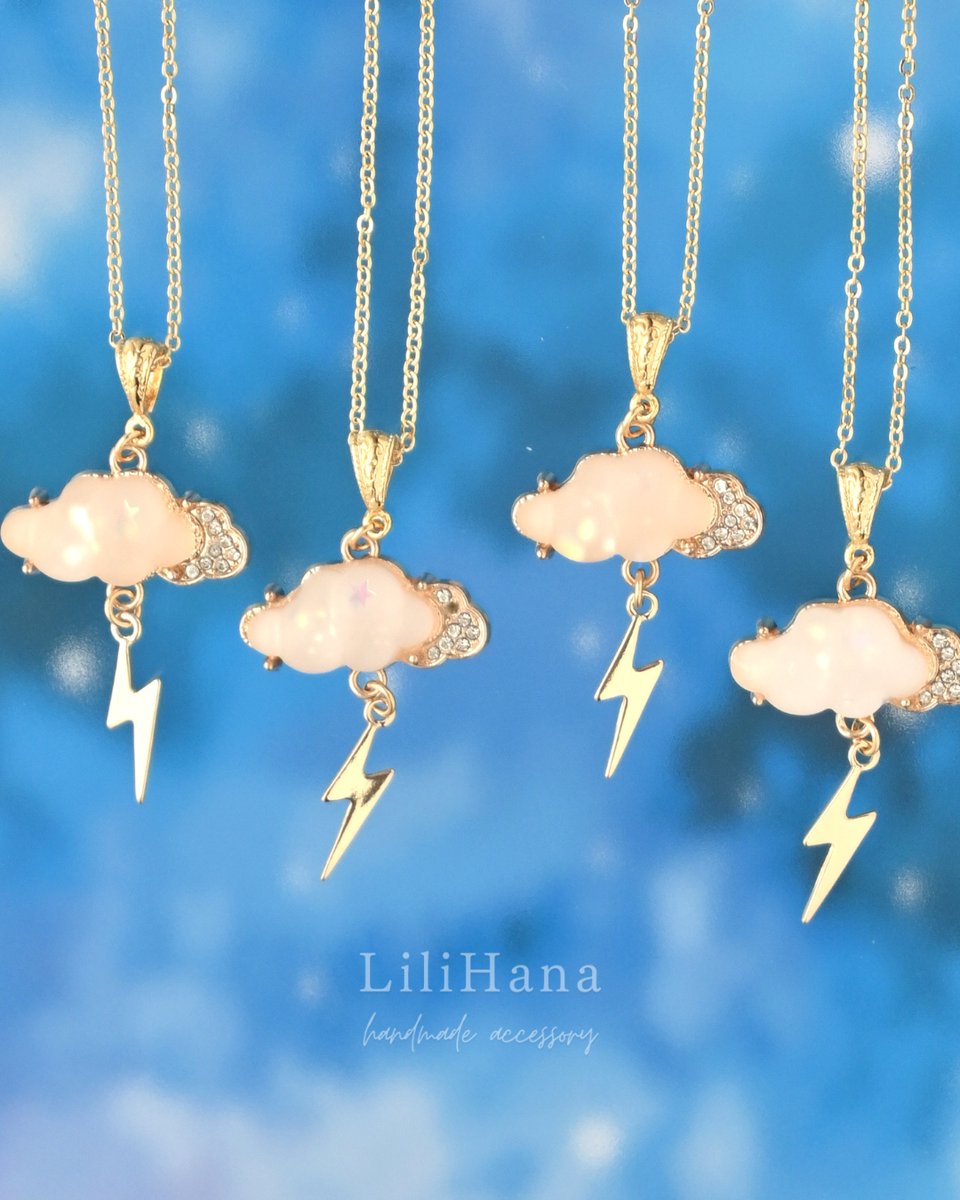 lilihana_2018's tweet photo. *. 宙フェス夜市の七夕祭り＠吉祥寺ロフト .*  

完売・品薄になっていたアイテムを追納発送しました！
最後までどうぞお楽しみくださいませ🌛⟡.*

▼ 8/2(日) まで ▼
宙フェス夜市の七夕祭＠吉祥寺ロフト 2F
#宙フェス #宙フェス夜市 @sorafes_jp