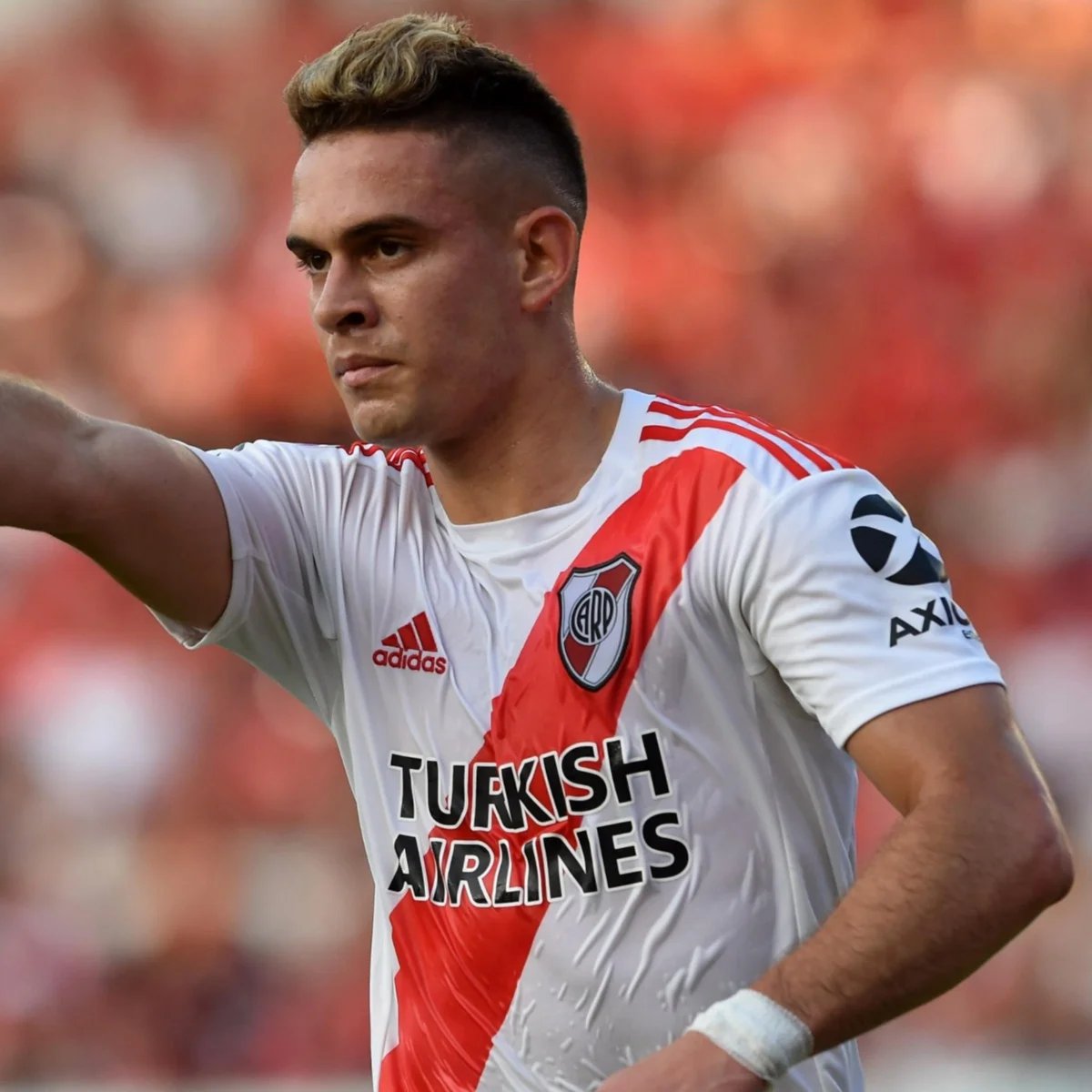 frabigol's tweet photo. TOP Momentos graciosos de River:

Que Freitas haya pasado de debutar en la selección mayor y haber fascinado a Scaloni a ser SUPLENTE de BORRE. https://t.co/RG1LGUqOBV