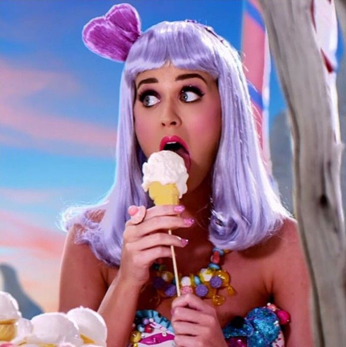 Spotify09943301's tweet photo. Katy Perry songs with over 50 million streams by the end of 2026

6. Hot N Cold = 1.633.676.547
7. Feels = 1.509.936.216
8. California Gurls = 1.506.980.196
9. I Kissed A Girl = 1.396.747.897
10. Teenage Dream = 1.310.155.782 https://t.co/KkG5jnWssa