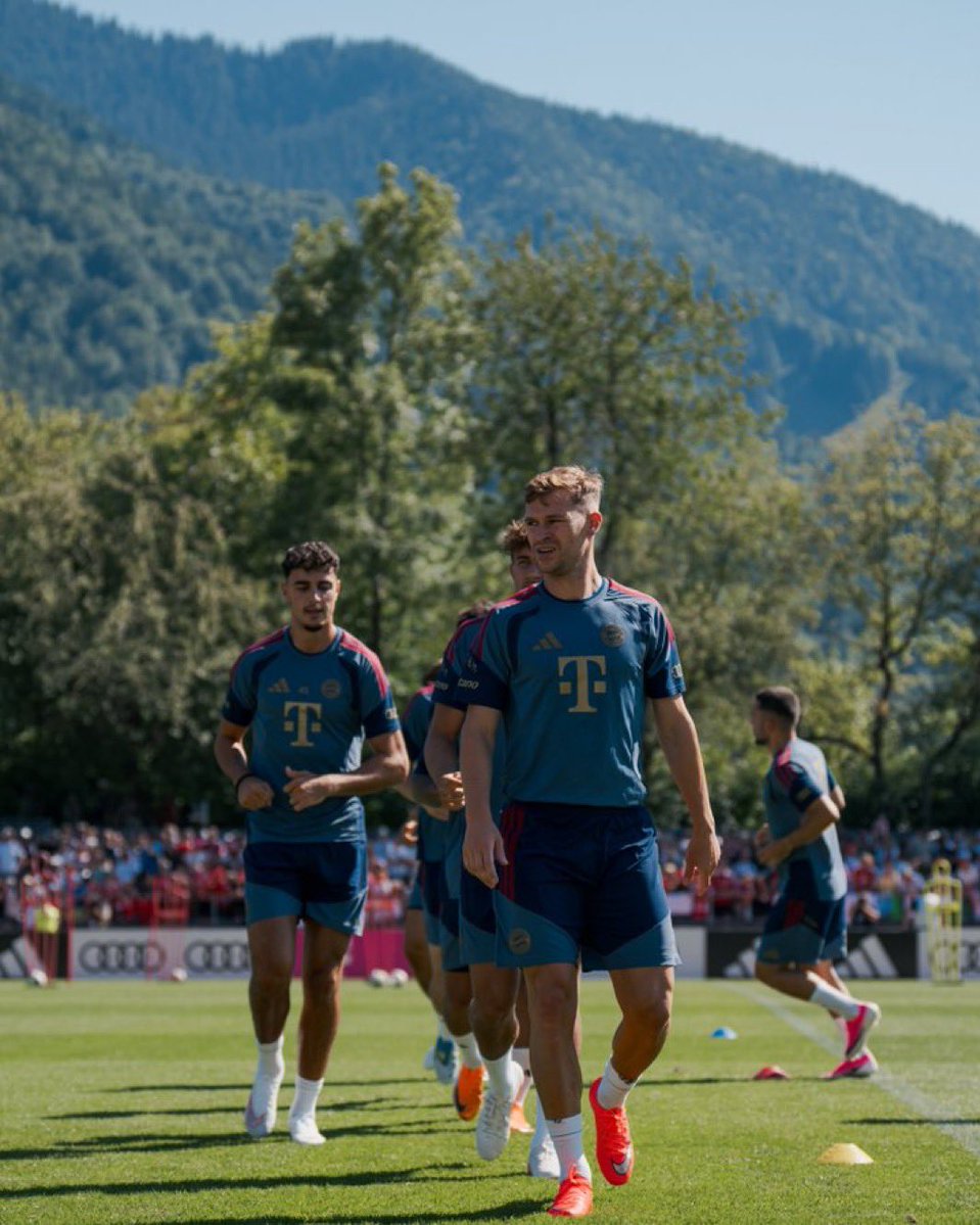 FC Bayern tweet media