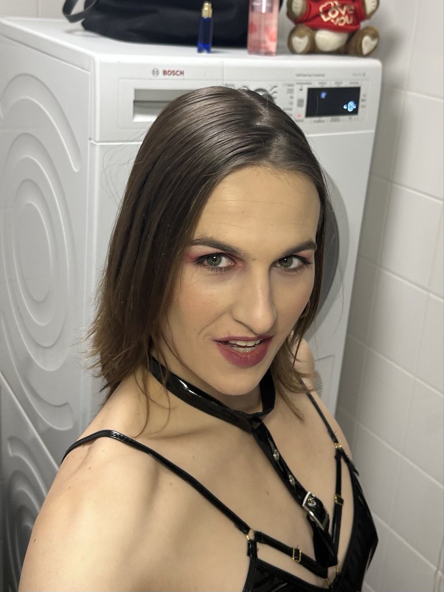 XXCherryAngel's tweet photo. Its all in the cum seeking eyes, what would you do If I look you in the eyes when your Dick disappears in my mouth? https://t.co/nJuaPN6BUM