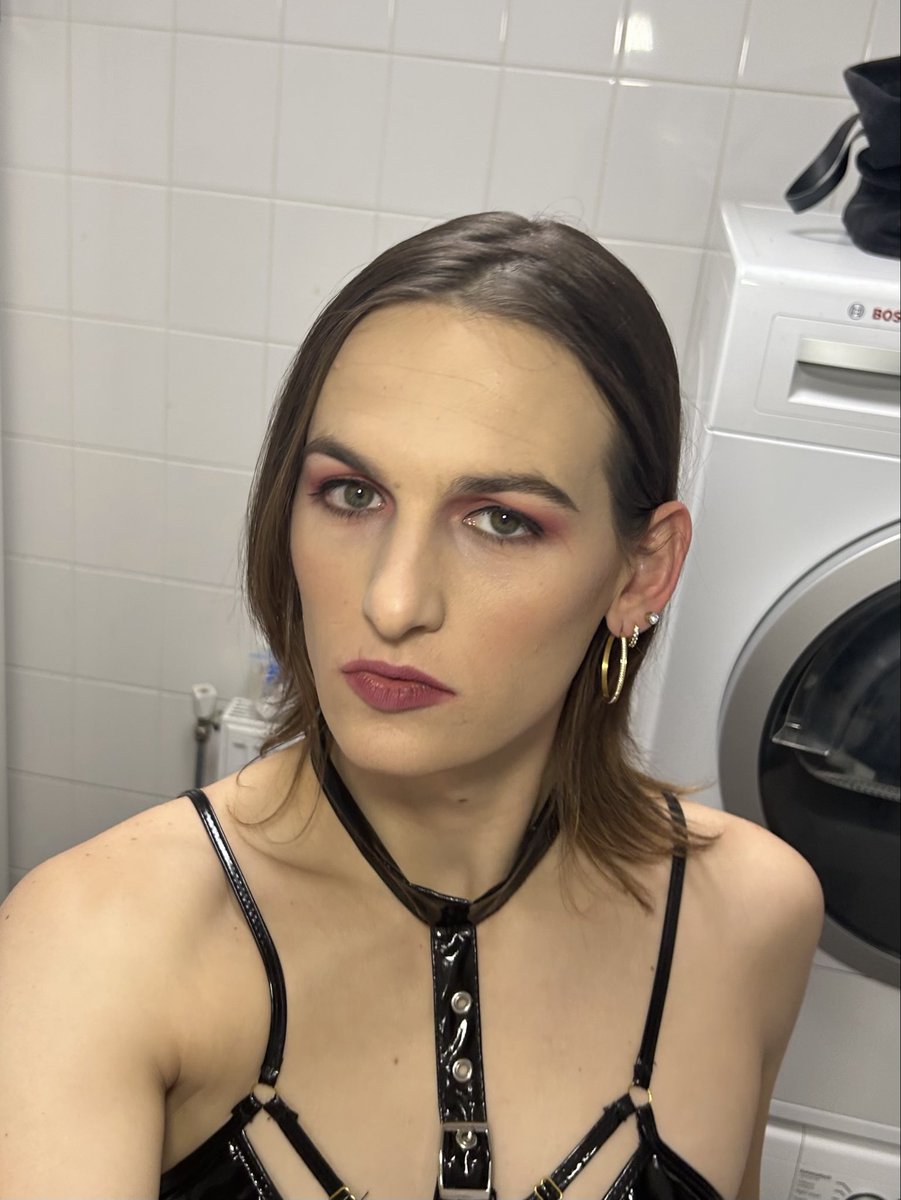 XXCherryAngel's tweet photo. Its all in the cum seeking eyes, what would you do If I look you in the eyes when your Dick disappears in my mouth? https://t.co/nJuaPN6BUM