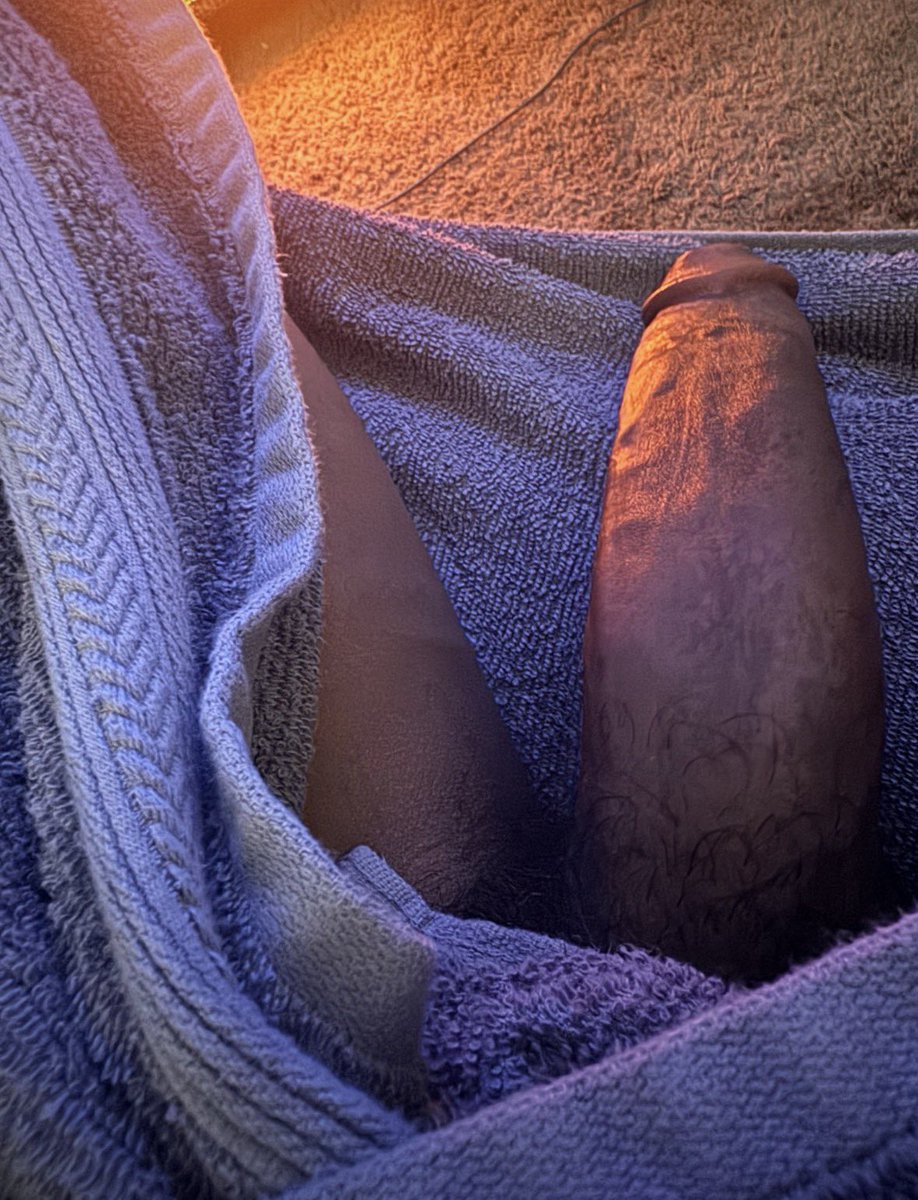 darkskinmatterz's tweet photo. Did I make your hole jump up? https://t.co/56gIM68SeG