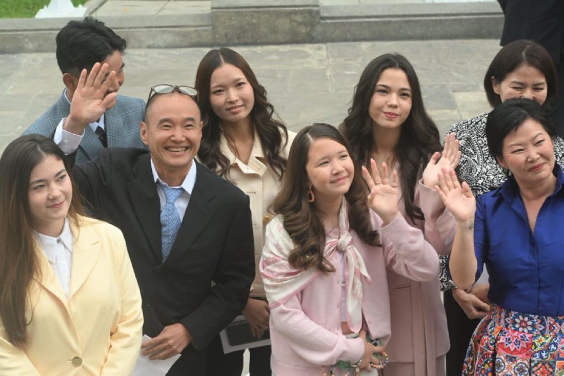 Indignados_P's tweet photo. Que van a amar a el Perú, si no tienen ni una sola gota de sangre peruana.
#Keiko
#Fujimori smoNuncaMás ri https://t.co/oqC2jNsA9J