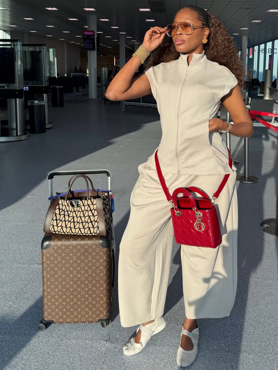 iamKiekie_'s tweet photo. Dubai 🇦🇪, we’ve got some catching up to do. It’s been a minute. 🥰 https://t.co/dwPGCV6yDk
