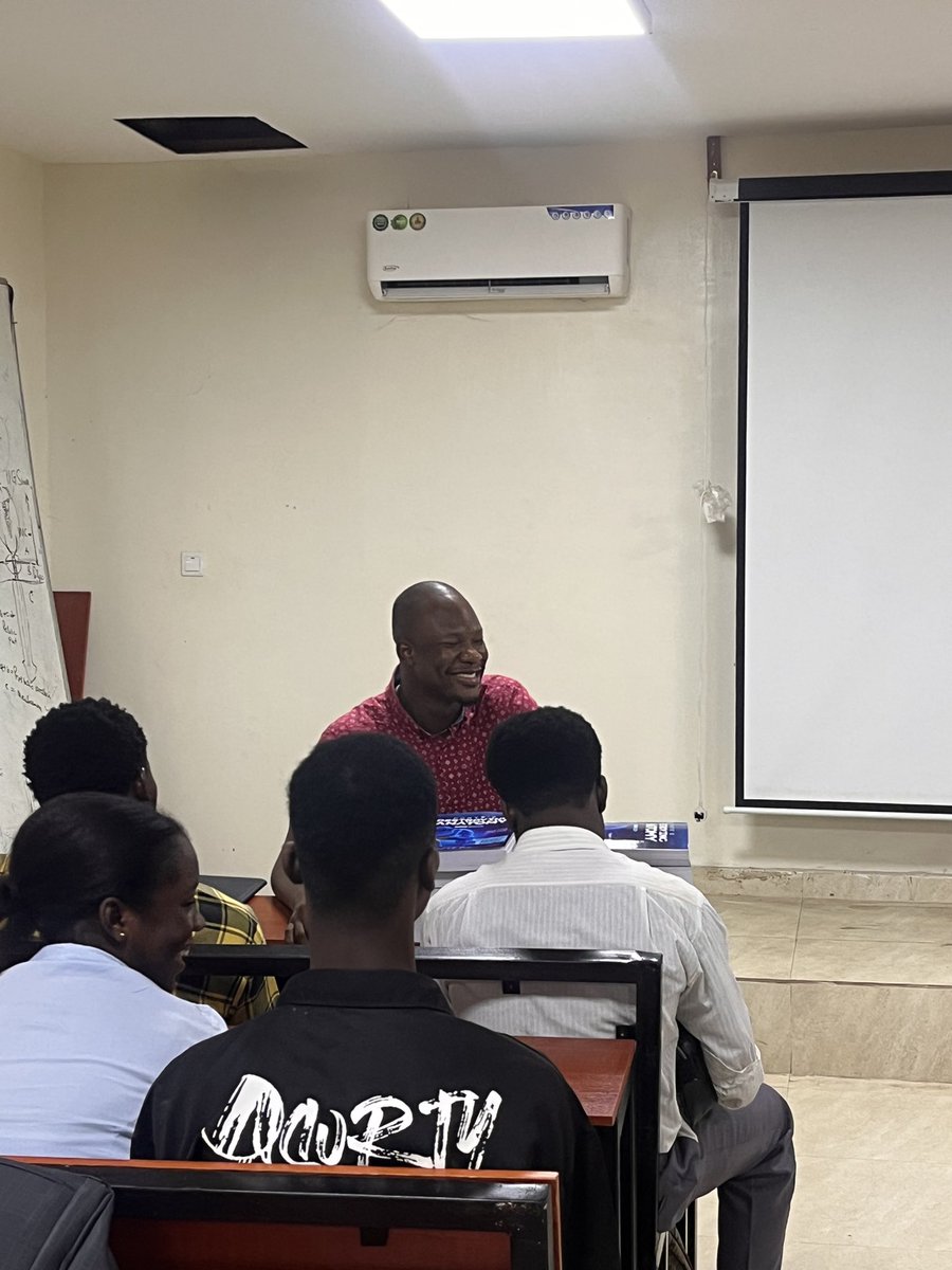 donye_goodness's tweet photo. hey, class of Esperion 300L, LASUCOM. I had such an amazing time with y’all today. I definitely will never forget today. I need you to know that I am really rooting for you!! I’m a fan. Thank you for your warmth &amp; love. You’ve got this!😉❤️ https://t.co/xniMnZlvyS