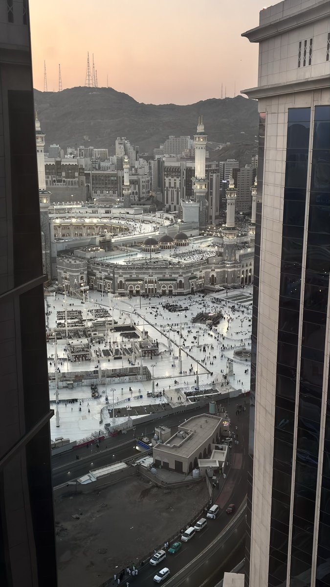 rh1_h1's tweet photo. طاب اللّقاء وقرّت الأعين وارتَوى القَلب❣️

الحمدلله على التّمام والكمال، اللهم تقبّل منا ولا تترك لنا دعاءً الا وقد اجبته ولا ذنباً إلا غفرته، اللهم اجعلها عمرة مقبولة وسعياً مشكوراً وذنباً مغفوراً❣️ https://t.co/fekUHbeJmi