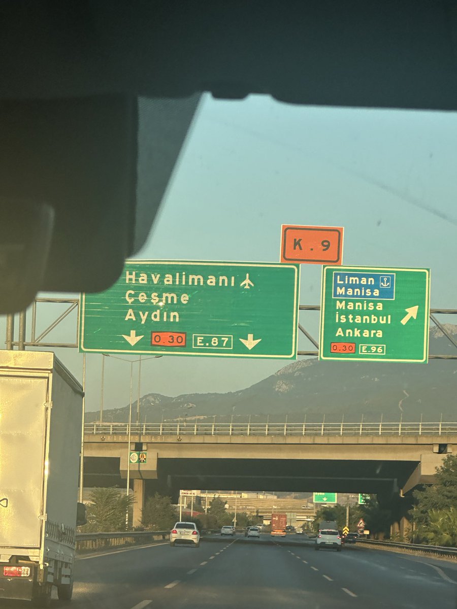bookwormunuz's tweet photo. Çok sıktın İzmir ya bye https://t.co/knORo90fcg
