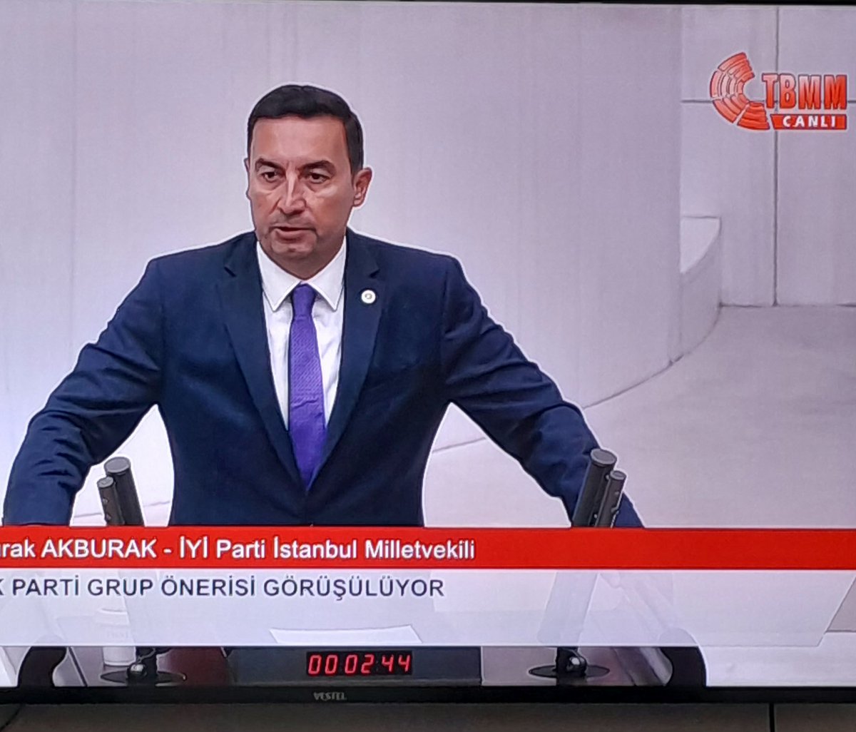 OSMANOLAK4's tweet photo. İYİ PARTİ İSTANBUL MİLLET VEKİLİ SAYIN BURAK AKBURAK TBMM’DE CANLI YAYINDA. 28 TEMMUZ 2026
@SevgiYALAV06 
@YenerYILDIRIM06 
@YS_Turkoglu 
@aefakibaba 
@av_ugurpoyraz 
@KevserOfluoglu 
@ayyuceturkestas 
@ipekozkal 
@cenkozatici 
@Ozturkdenizli 
@ArslanYuksel06 https://t.co/YXBcQGXKBN