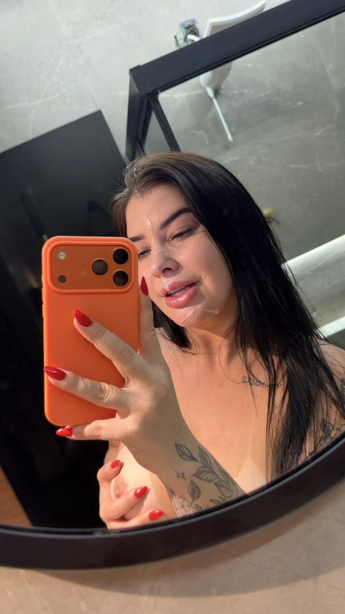 maricasada_'s tweet photo. Minha skin care favorita 💦🤤 https://t.co/JJhMRoXLDZ