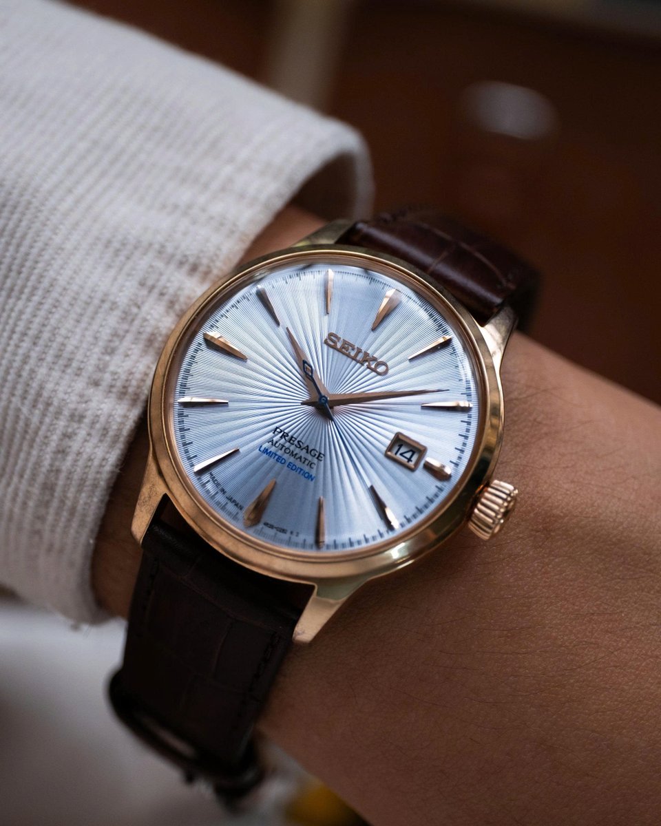 WatchPatrolRF's tweet photo. 🍸 This Thailand-only Cocktail Time pops with a sunburst dial that changes with every tilt. Hard to spot outside Asia—makes it more fun to catch in the wild. #Seiko #Presage #CocktailTime #Eddie2311
👀 $950 at https://t.co/PmSW5XlTQ4 https://t.co/QmOJTNZIeU