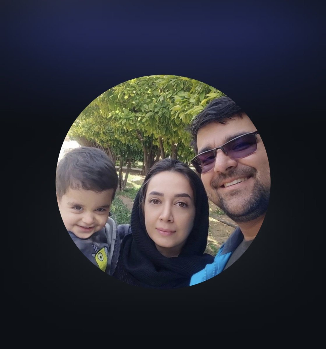 Begooeren's tweet photo. تف تو کص مادر این بچه ای که بغلته ماریا حبیب پور. یعنی روزی نمیرسه این کامنتت رو وقتی داری با گریه التماسمون میکنی ببخشیمت نشونت بدم؟ https://t.co/cw8YB6XYxl