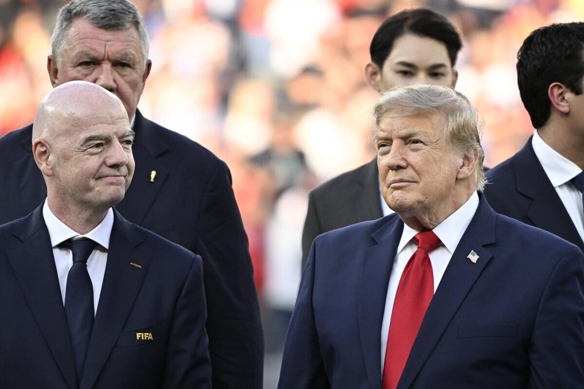 lequipe's tweet photo. Infantino envisagerait de vendre des parts de la Coupe du monde à des investisseurs privés dont la famille Trump, l'UEFA s'insurge

➡️ https://t.co/vJIf1FCnt6 https://t.co/qz7pIsxplZ
