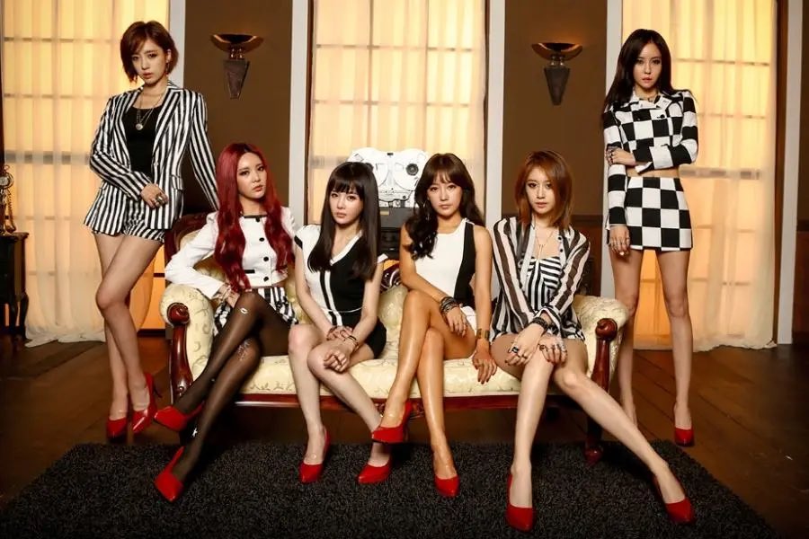 BeOwn_KingDom's tweet photo. I came into this fandom after 2012. But here I am. Still here 🥰

Thank you for staying strong, my unnies 💛

Happy 17th T-ARA Anniversary 👑🌻 

#17YearsWithT_ARA
#T_ARA #티아라 https://t.co/GuGPAKzhm7