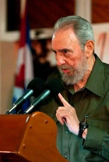 maritzaas1987's tweet photo. #Fidel🇨🇺
Su sensibilidad lo acercó al pueblo, su sentido de justicia lo convirtió en voz de los humildes y su liderazgo trascendió fronteras.  
#JesúsMenéndez 
#100AñosConFidel https://t.co/HNo2NlTS7L