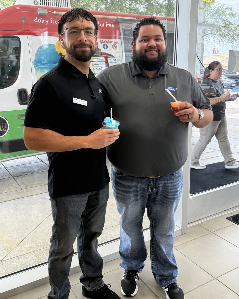 baytown_ford's tweet photo. Nothing beats a sweet treat with an even sweeter team. A huge shoutout to Gelu Baytown for keeping everyone cool with some delicious Italian ice! https://t.co/X3CTyRKFq3