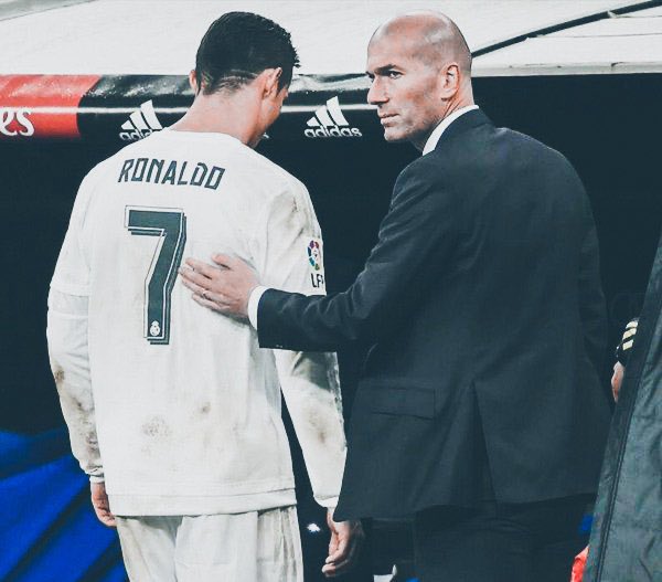CristianoXtra_'s tweet photo. 🚨🎙 Zinedine Zidane on Ronaldo :

"Real Madrid can sign quality players but It is impossible to replace Cristiano, doesn't matter who you sign. " https://t.co/C9wm8RlZfP