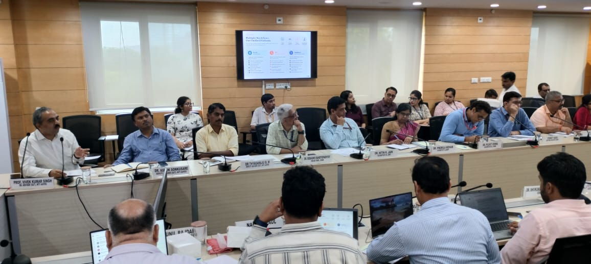 karandi65's tweet photo. Reviewed the rollout strategy for the Unified Project Management System (UPMS), an initiative of @NITIAayog envisioned as a common digital platform for managing publicly funded R&amp;D projects across India’s Scientific Ministries and Departments. https://t.co/XtZPcexna8