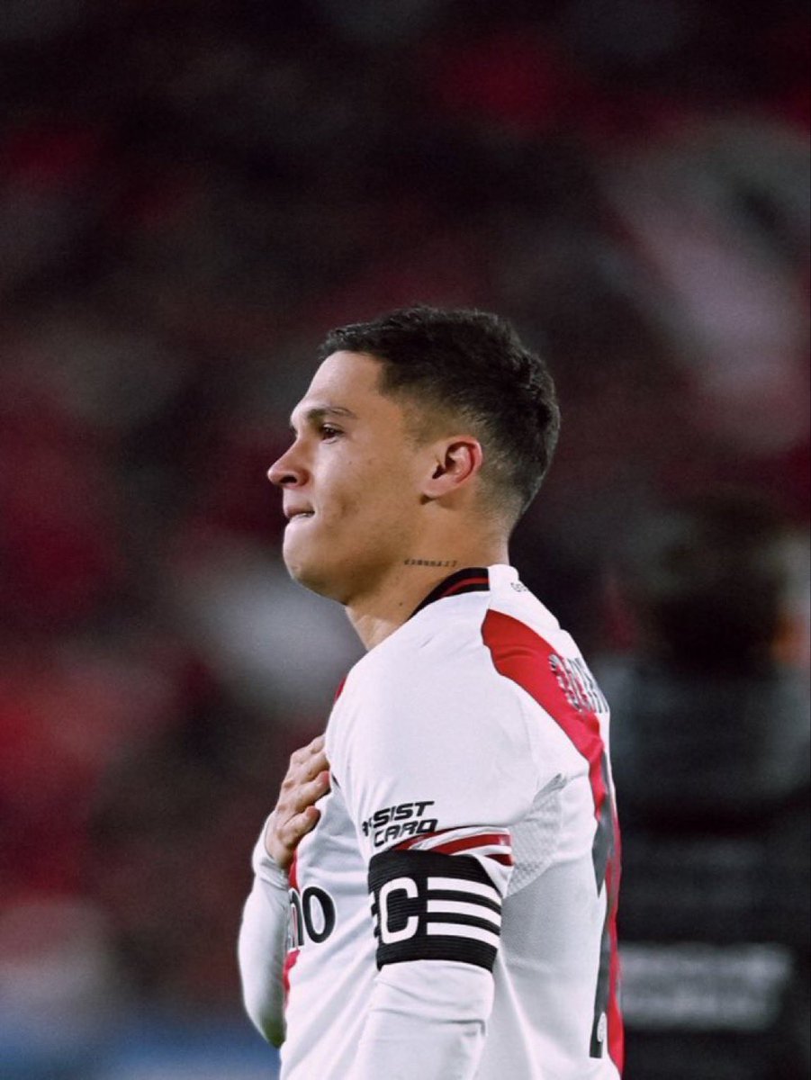 13GaloNews's tweet photo. Juan Quintero DESEJA jogar no #Galo. 🐓🇨🇴

O meia, que deixou o River Plate, aguarda uma oferta do Atlético para definir seu futuro.
 
Via: @lucascbretas e @rafacyrne  
📸 Reprodução https://t.co/ITdh5Nt5I2