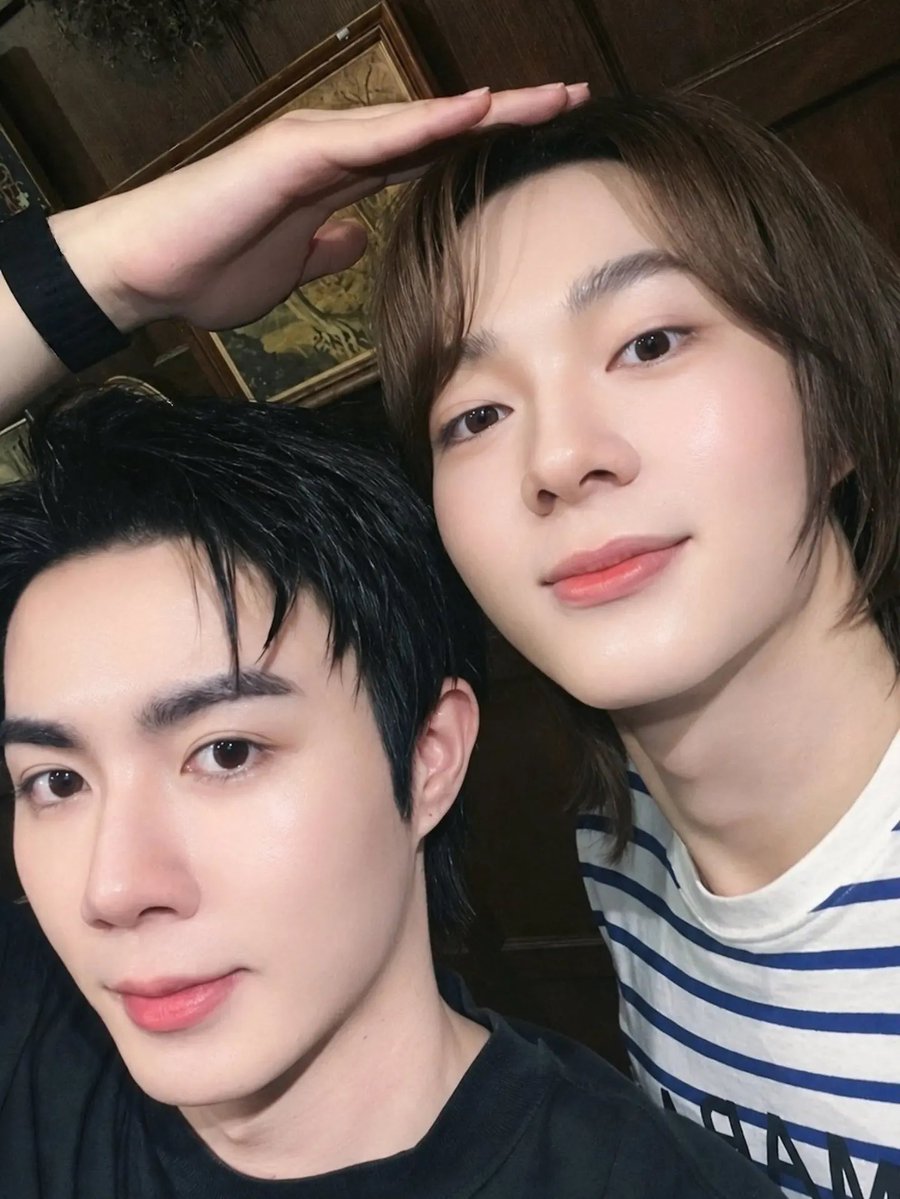 NongZonNanny's tweet photo. Spreading ZeeNuNew love

#zeenunew https://t.co/1Uo2d0enCC