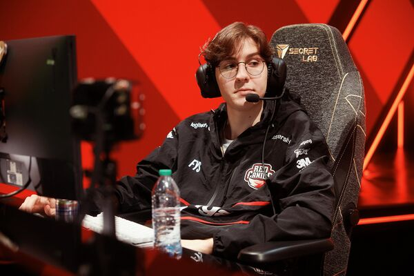SheepEsportsBR's tweet photo. URGENTE. 🚨

🇧🇷 Frosty deve ser substituído pela RED Canids no decorrer do CBLOL 2026 2º Split. O jogador não está mais nos planos da Matilha.

A organização busca um novo nome para o lugar do atleta e tem 🇵🇱 Trymbi, campeão com a Vivo Keyd Stars, como desejo para ocupar a vaga. https://t.co/bwDRI9Ptlb