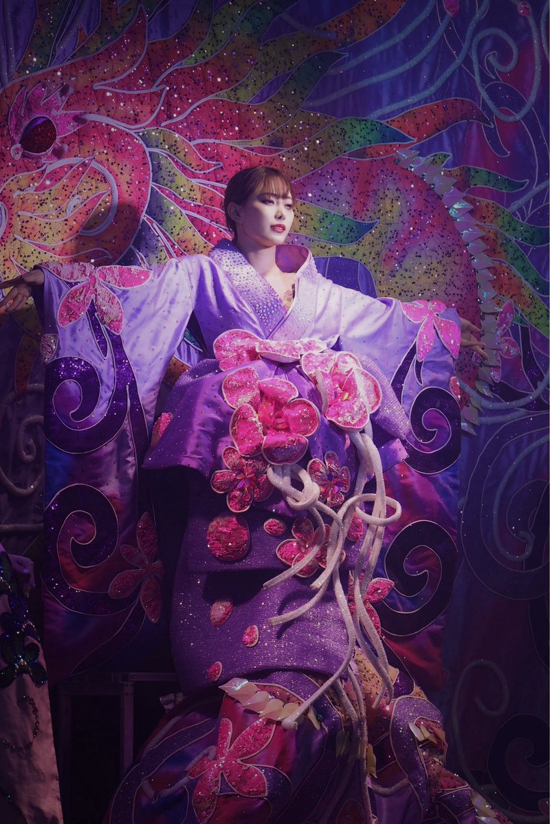 jerry981119's tweet photo. 新章「吉原」、美谷の魅力が全開❗️
 セットが本当にすごすぎる…✨

美谷朱音 @akari_mitani17 

#63angel  #バーレスク東京 
#rokusanangel #burlesquetokyo 
#ショーダンサー https://t.co/dh2508e88U