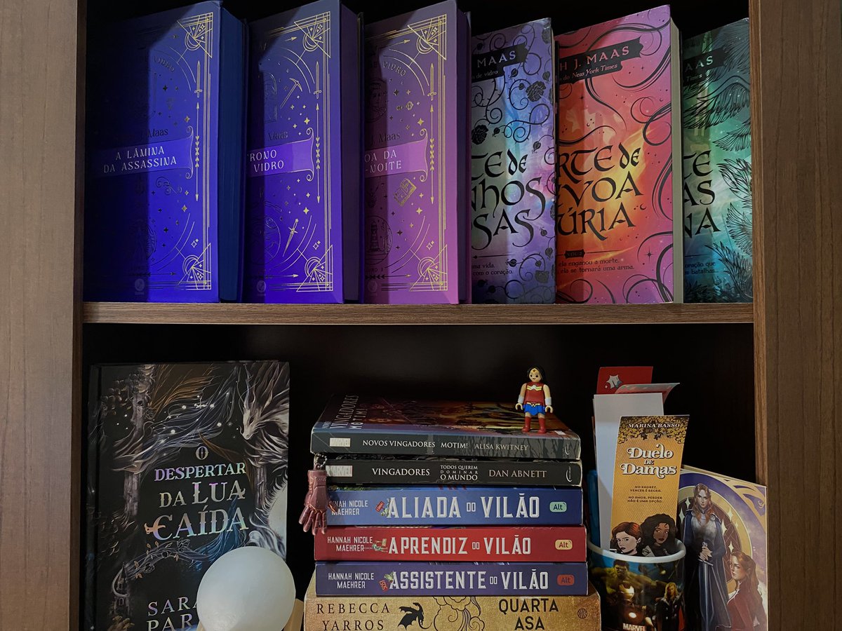 toniabooks's tweet photo. minha estante está assim até o momento, posso ver a de vocês??? https://t.co/lEcmtYHe8z