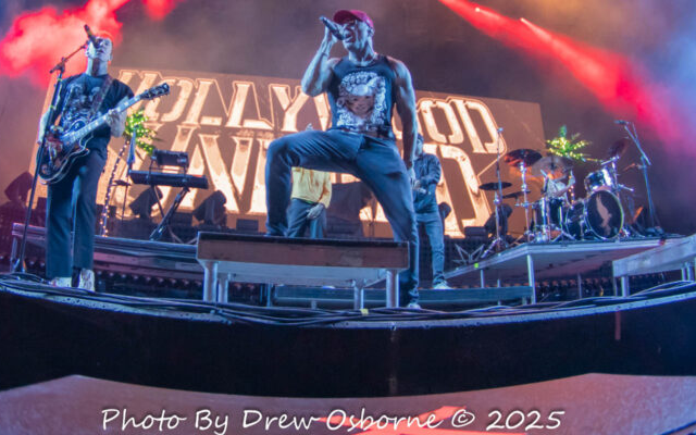 scnfdm's tweet photo. Front of the Stage were also in attendance for HU's Toronto show last September - and provided their own full gallery and writeup from the concert-
https://t.co/sfuHqFH2Mt
#HollywoodUndead #FallingInReverse #PointNorth #GodIsAWeapon #FeelsLikeHome https://t.co/6WwAcNhdIh