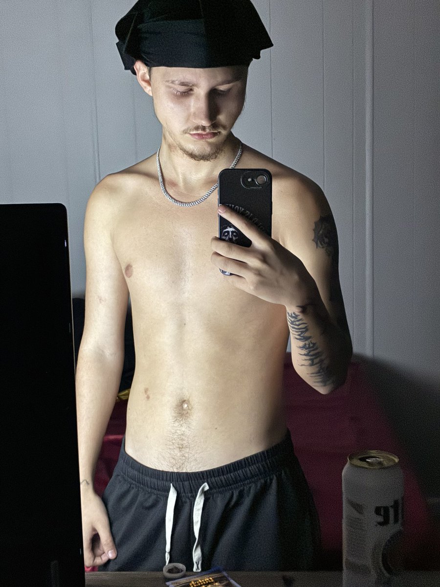 theyluvlil33's tweet photo. Look in the mirror and watch me face fuck you https://t.co/y3CXCUAMt1