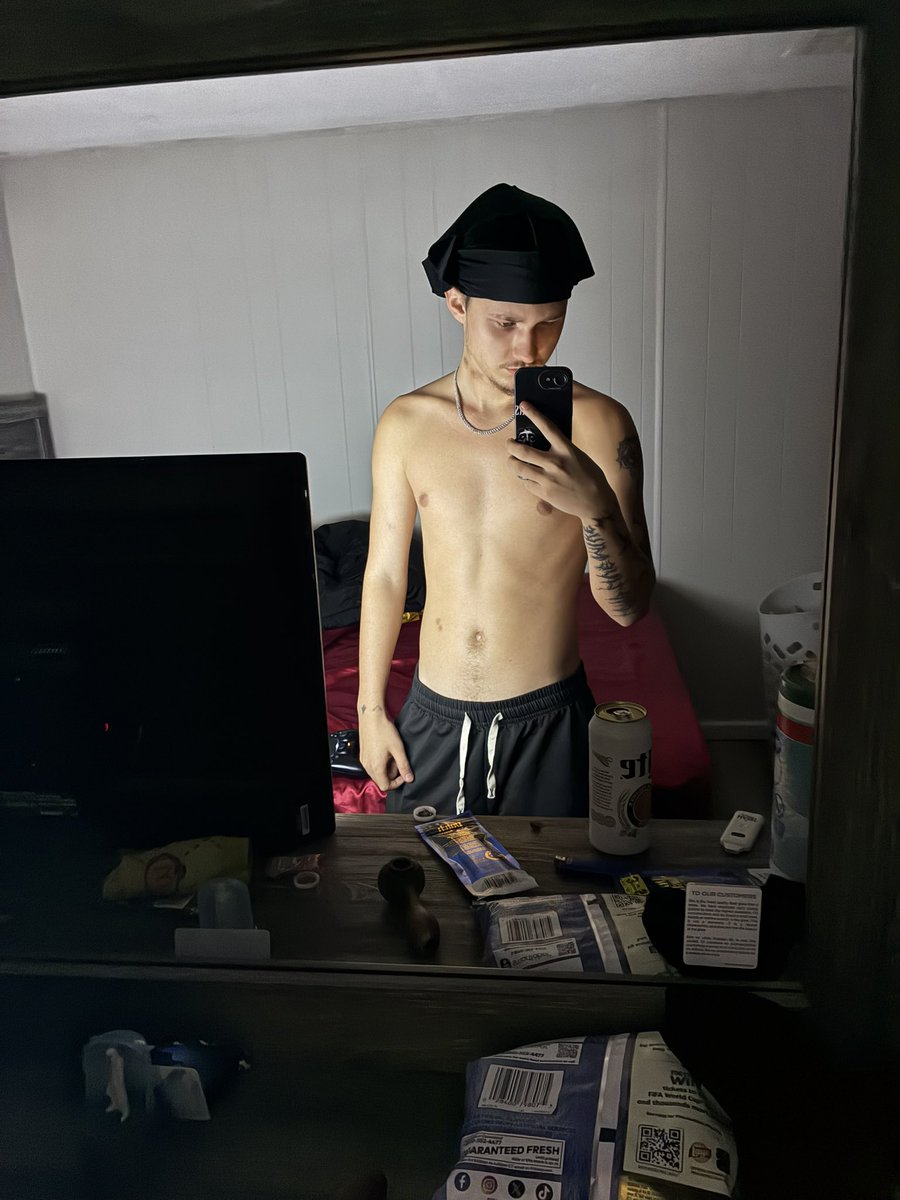 theyluvlil33's tweet photo. Look in the mirror and watch me face fuck you https://t.co/y3CXCUAMt1