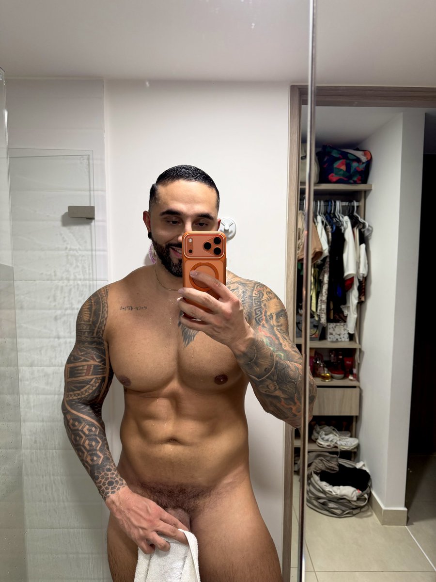 Sebasvargast93's tweet photo. Ahora si para el GYM. https://t.co/nabjI6wvro