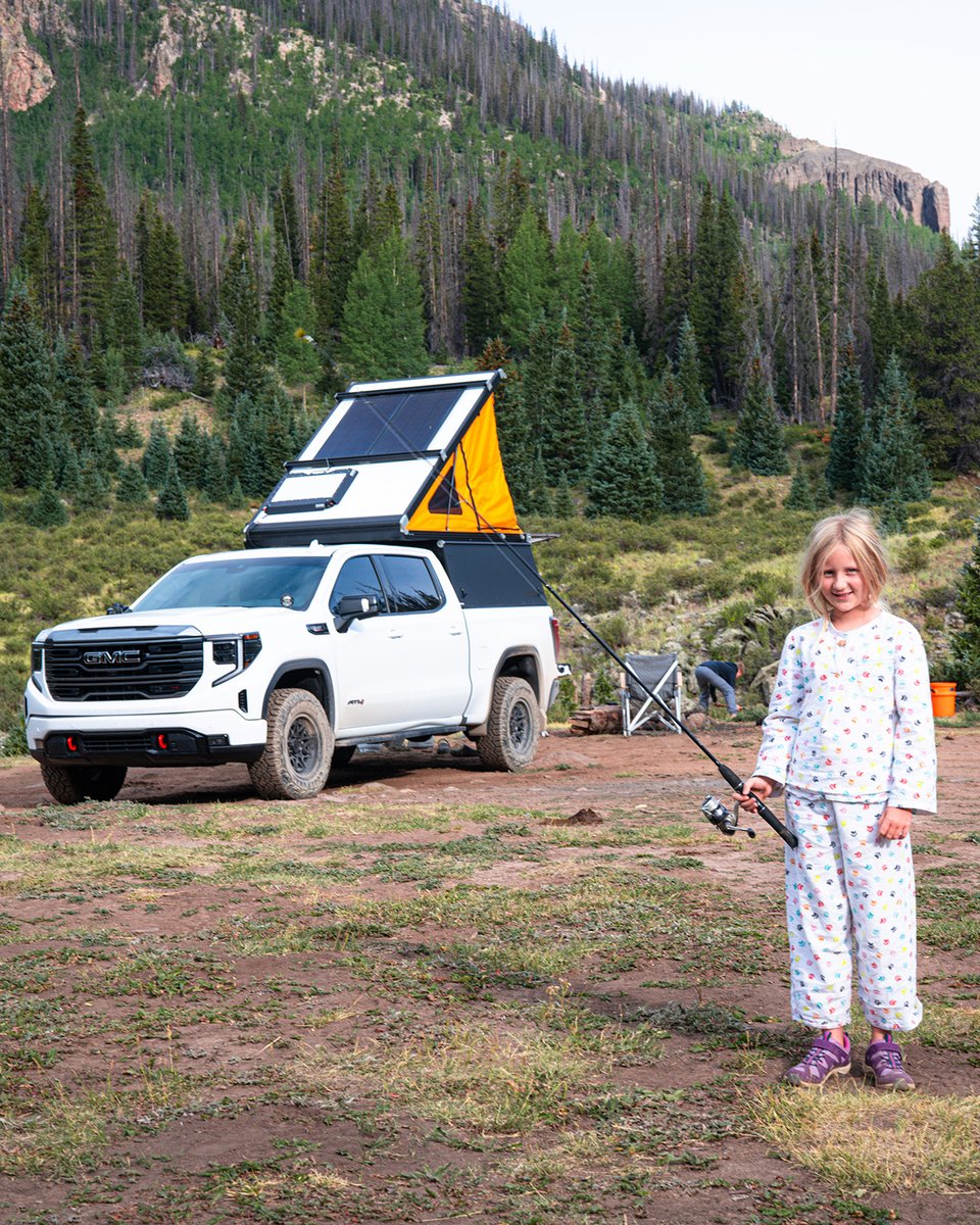 BenchmadeKnives's tweet photo. Some of the best days don't follow a schedule.

Pajamas become fishing clothes. 
Breakfast is made over a camp stove. 
Mud is encouraged.
Dinner tastes better outside.

And the best lessons aren't taught in a classroom. They're passed down around a campfire.

Make time this summer for the moments they'll remember long after the trip is over.

📸 @adam_transgrud