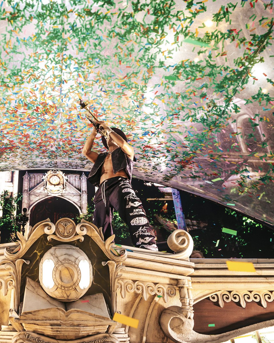 Festseasonmedia's tweet photo. Timmy Trumpet is currently working on an album 🎺

(📸 via @tomorrowland) https://t.co/7FJvZT29h6
