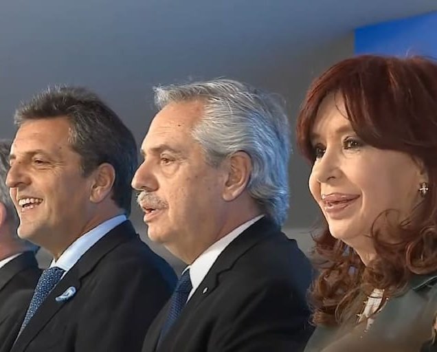elprofesorcaleb's tweet photo. Dejaron un país con inflación descontrolada, déficit crónico, emisión permanente y 7 de cada 10 chicos en la pobreza.

Pero según ellos, "vergüenza" es llamar delincuente a un delincuente como Lula.

La hipocresía K es total. https://t.co/5dh6AhWXoS