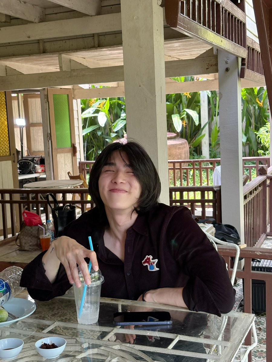 Khinhtet626613's tweet photo. #Day348
I cannot change everything you face, but I can always send you my love and support. 🫶
I’ll keep praying for your success, your health, and your happiness every day.🥹🥰
#BXXMRVW #RVW #BoomRaveewit https://t.co/eOfnx7wSEn