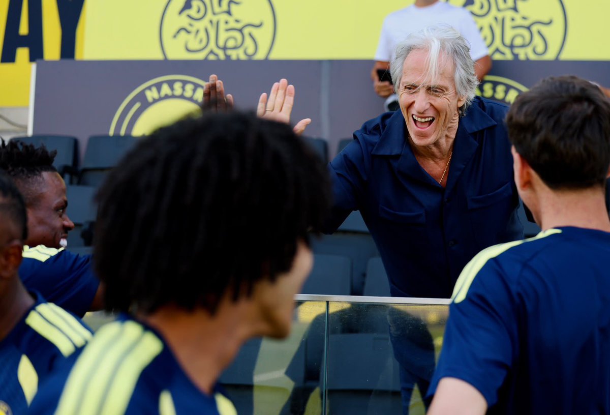 NFC1World's tweet photo. 📸 -

خورخي جيسوس يزور معسكر النصر🥹💛💛 https://t.co/14SdLkrD4o