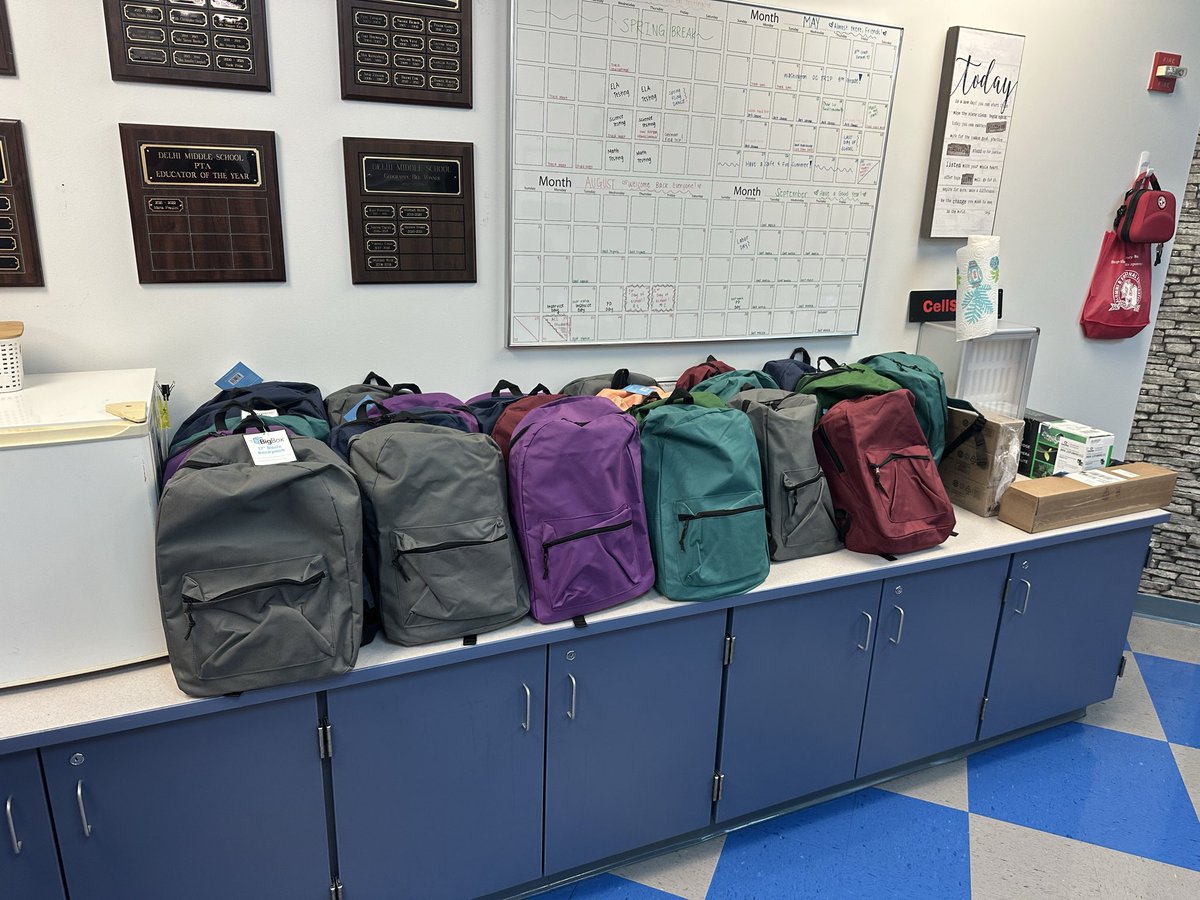 JeffATrennepohl's tweet photo. Was Abel to drop off some more backpacks today at Delhi middle school #HartTheCity #ProjectBackpack @7hillschurch https://t.co/K5UVMVmIwW