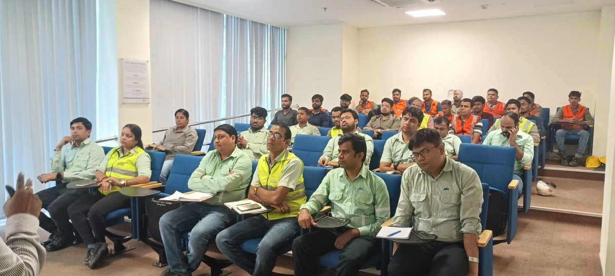 Blood_DhhJajpur's tweet photo. Awareness session #Drbiswal #Voluntary Blood donation @ JSW Cement.
Thank You @JSW cement Team https://t.co/pfnn0rokVU