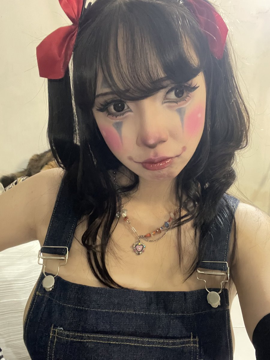 eeksulit's tweet photo. 🤡 https://t.co/JU8f24xTtq