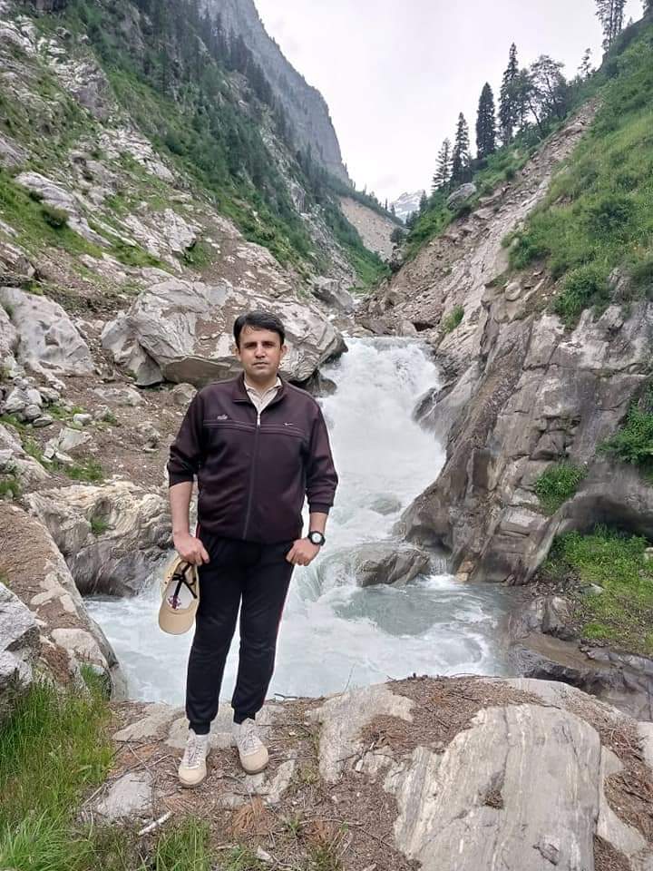rAzaShAH7055's tweet photo. I requested an investigation into Major Mir Zaman Zaman of the Pakistan Army for allegedly misusing his position and influence to occupy poor people’s land. His background and service record should also be checked, strict legal action should be taken against him.#MisuseOfPower https://t.co/ZvWcrJiSRV