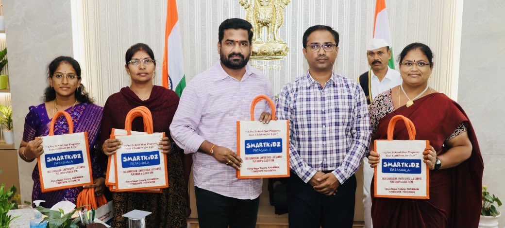 chaitu2777's tweet photo. Promoting sustainability on World Nature Conservation Day, one step at a time Every Year!!🌱
We successfully distributed eco-friendly jute bags to encourage the reduction of plastic usage and create a cleaner, greener environment. A heartfelt thank you to everyone who participated and supported this initiative.
Together, let's make sustainable choices for a better future. ♻️
Warm Regards
SMARTKiDZ PATASHALA 
#JuteBagDistribution #GoGreen #SayNoToPlastic #EcoFriendly #Sustainability #GreenInitiative #CleanEnvironment #CommunityService @Collector_KMM @MC_Khammam @KhammamCp @TelanganaCMO @Tummala_INC @INC_Ponguleti @Bhatti_Mallu