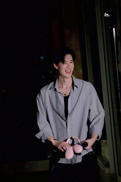 watearsp's tweet photo. : ดิวต่อยเจ็บมั้ย
ดิว : ถ้าเอาจริงก็เจ็บอยู่อะ

ในหัวคือก้คิดว่าเจ้บแต่ไม่น่าตาย ผมโคตรรักเคะเละคักคุณเลย เคะตี๋ดิวะ 😭😭😭😭😭😭 มามี่โปะโกะที่ยิ้มหวานที่สุด กี่ปีก็รอ เข้าใจดิว https://t.co/sWHsqTpFhp