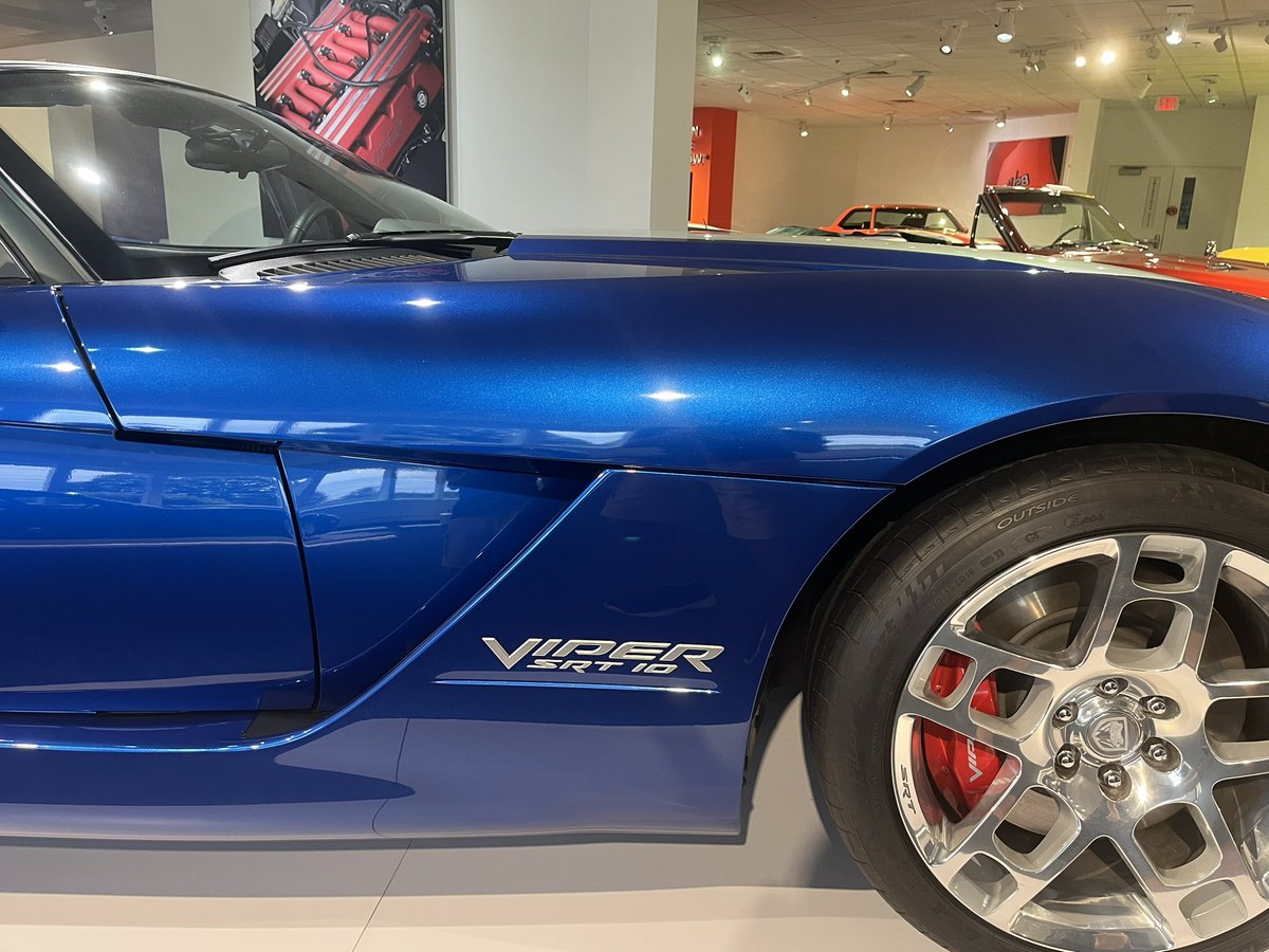 ZachFarrow2's tweet photo. @Twilight_Saint thought you might like this!!! 2008 Viper SRT-10 Roadster https://t.co/M6b91Qp3in