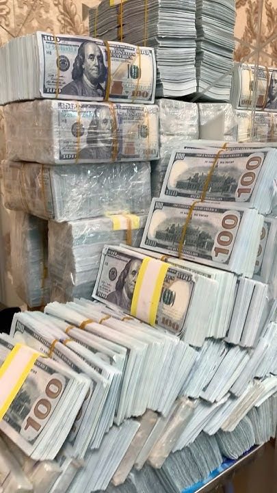 GoldD93473's tweet photo. Manifesting 💵💵💵 https://t.co/6mImMabTL0