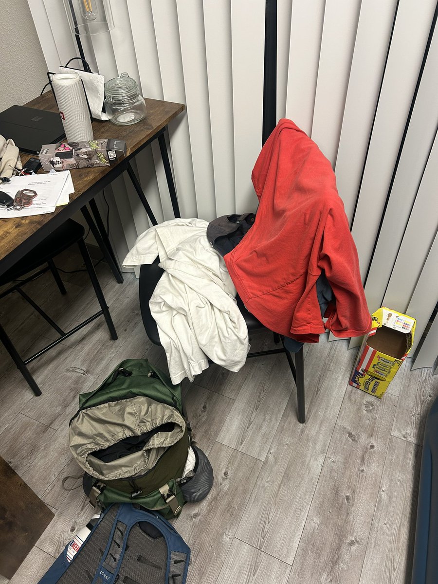 theLabattZone's tweet photo. Visited a buddy in Colorado and set up #thechair in his apartment https://t.co/7Mr891yu8z
