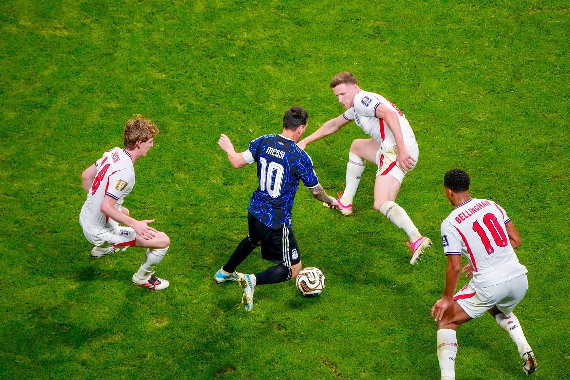 sozirv's tweet photo. Messi against England.
Messi on English soil.
Messi against English clubs.

Absolute Cinema. https://t.co/2IjY6kJqPM