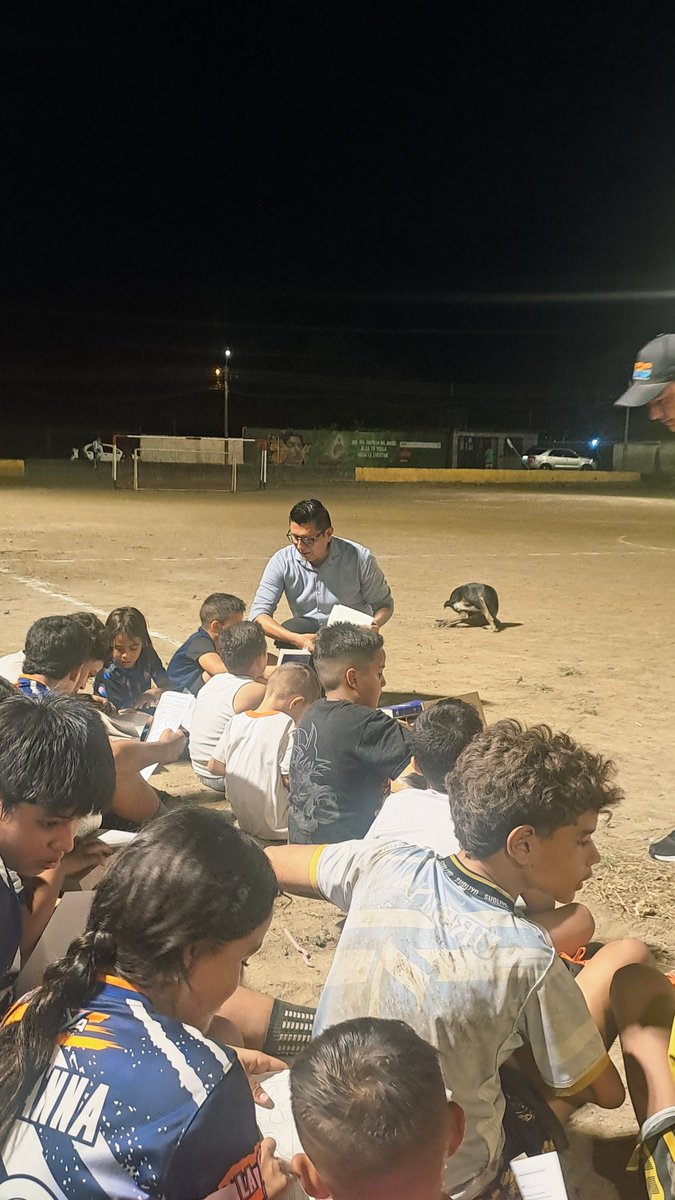 johnpenaoficial's tweet photo. Con COSDECOL &amp; TINAJA en la Escuela FÚTBOL TECH en La Parada (Villa del Rosario - Norte de Santander) ⚽🇨🇴🇻🇪🙌

¡Todo con Excelencia!🥇

#JOHNPEÑA
#TodoConExcelenciaJOHNPEÑA
#PastorJOHNPEÑA
#FundaciónTINAJA
#ClubDeportivoTINAJA https://t.co/Vn9xqHOuFZ