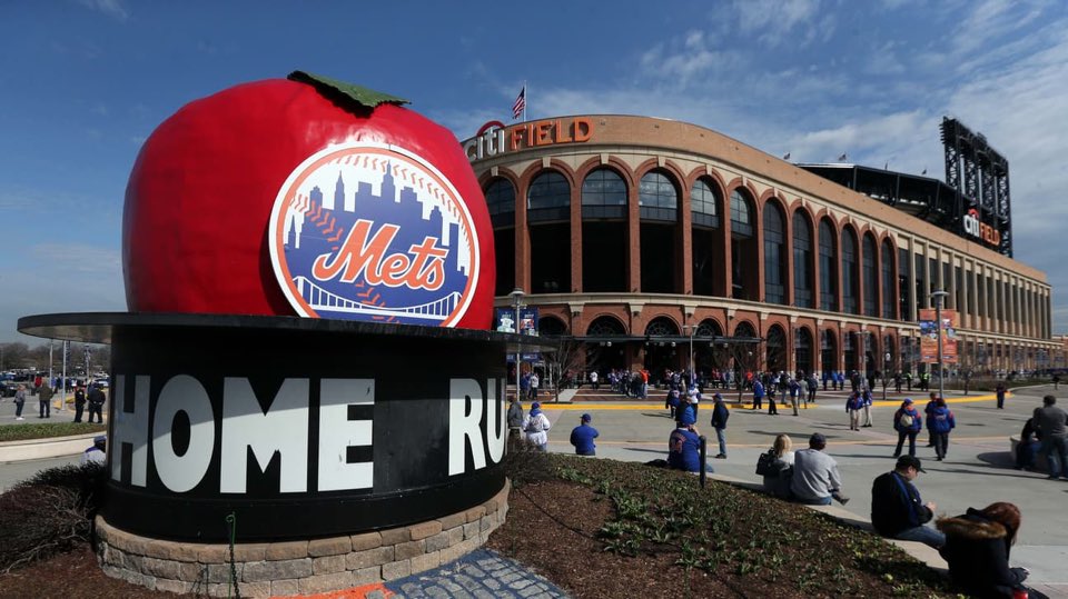 LosMetsRadio's tweet photo. Los Mets han anunciado que el juego de hoy contra los Bravos ha sido pospuesto debido al clima. Ambos equipos jugarán una doble cartelera de admisión separada el miércoles 29 de julio, con el primer juego programado para comenzar a la 1:10 pm. y el segundo a las 7:10 pm https://t.co/qNdw5PxXwt